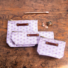 Saver Pouch with 1980s Cotton Floral: Gert