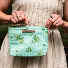 Keeper Pouch with Mid-Century Feedsack: Enki