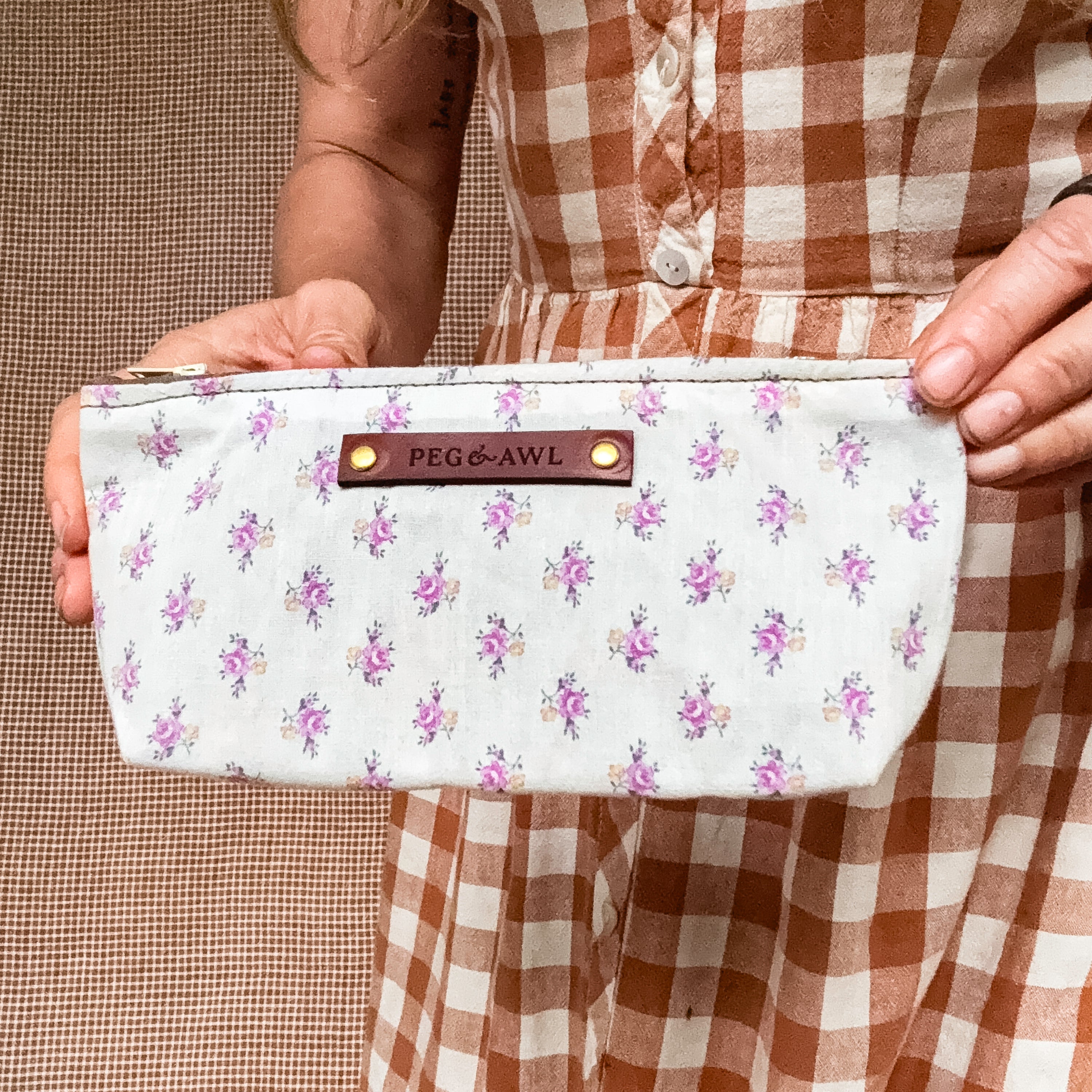 Essentials Pouch with 40s-50s Girls Dress: Priya / Arjun
