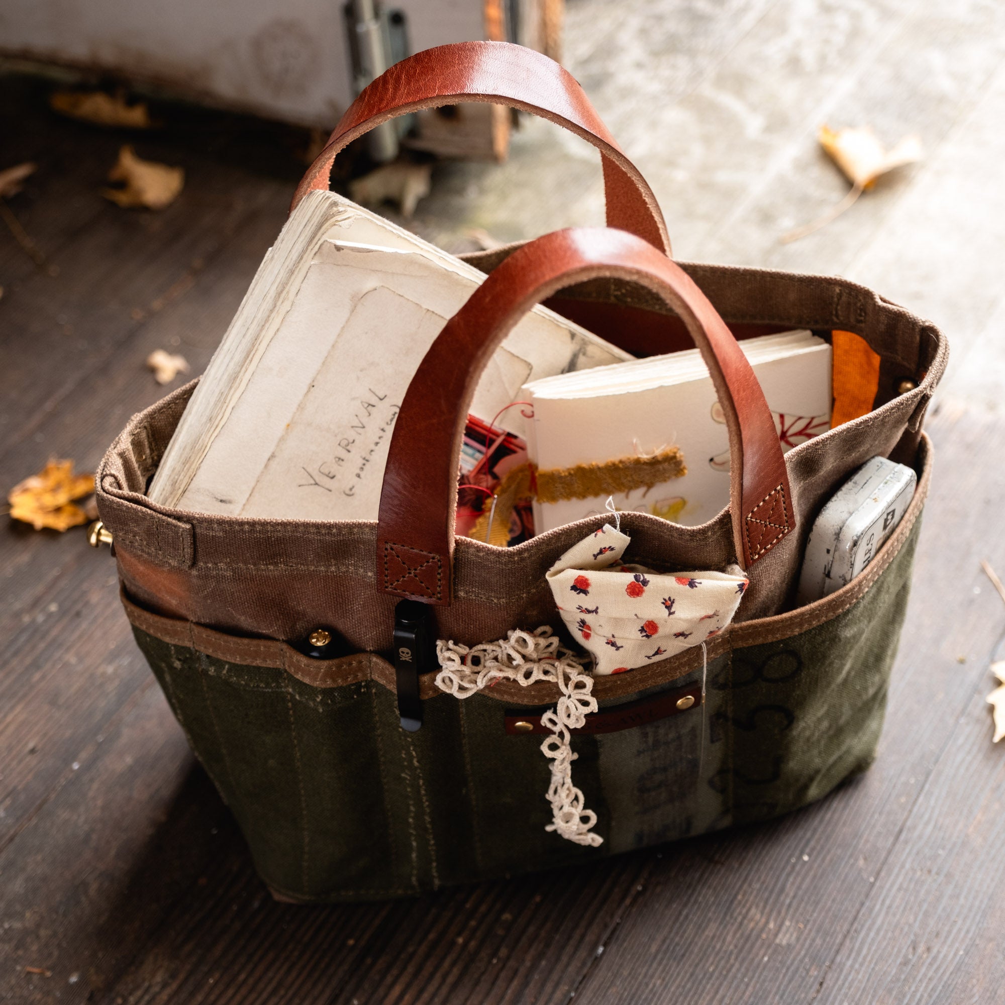 Tove Artist Tote with Army Canvas (Plain)