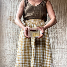 Spender Pouch with 1900s Log Cabin Patchwork Quilt: Ameliana