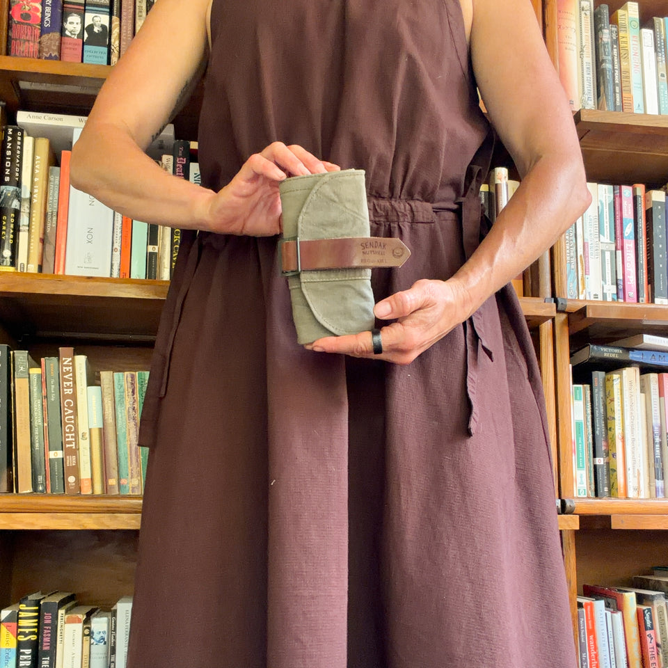 Sendak Nutshell with Army Sleeping Bag: Avery