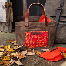 Pipit Tote with Early 1900s Textile: Winifred