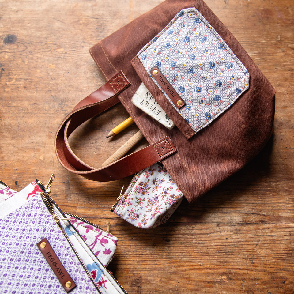 Pipit Tote with 1930s Scrap Bundles: Agnes