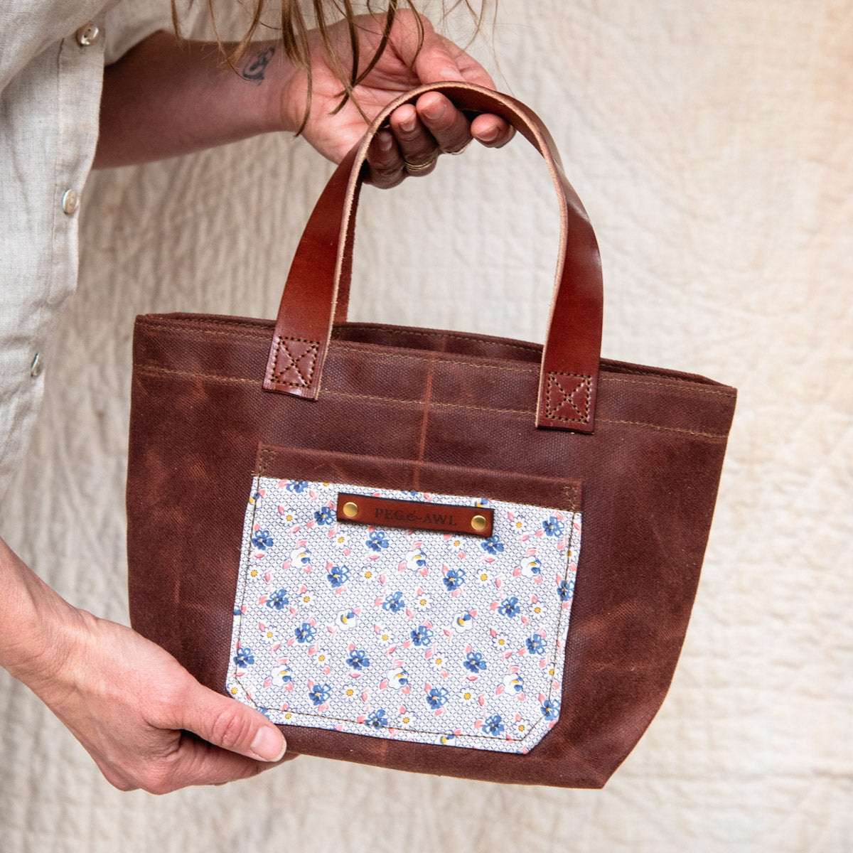 Pipit Tote with 1930s Scrap Bundles: Agnes