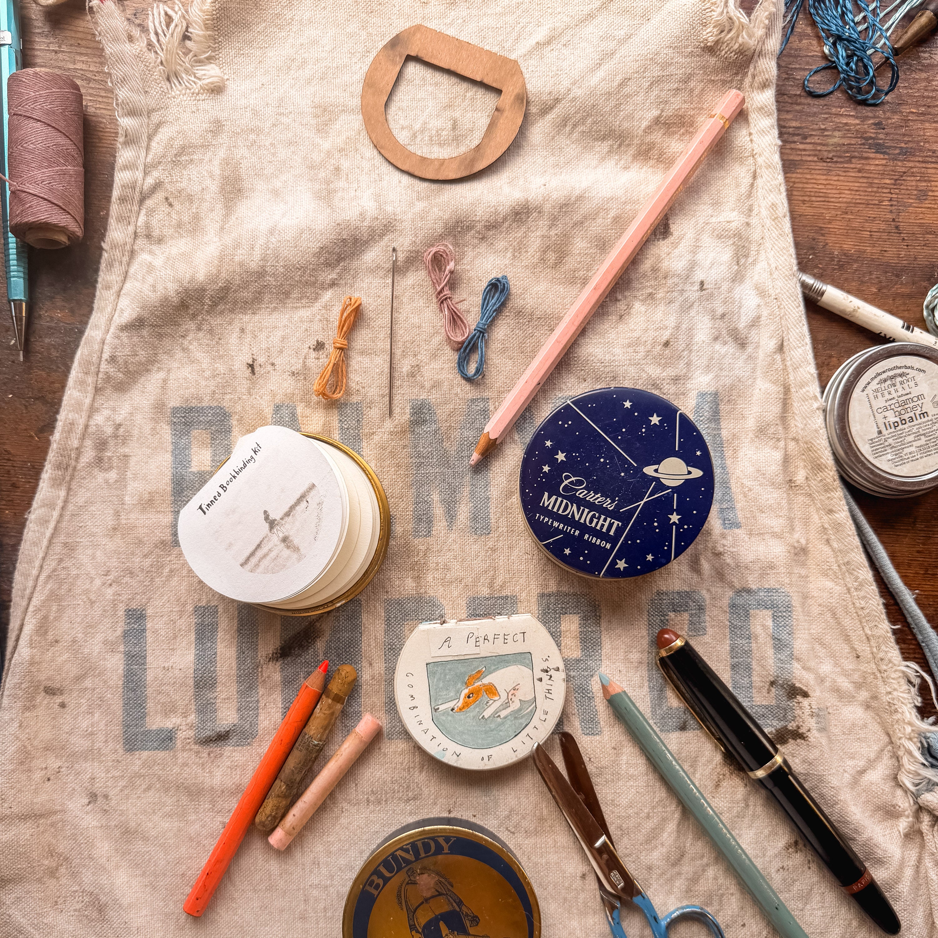 Typewriter Tinned Bookbinding Kit: Old Dutch