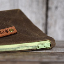 The Bloom Essentials Pouch – Small Batch