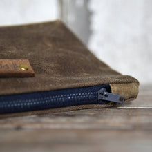 The Bloom Essentials Pouch – Small Batch